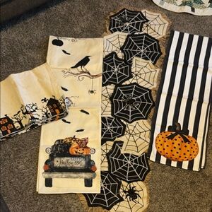 Halloween table bundle decor